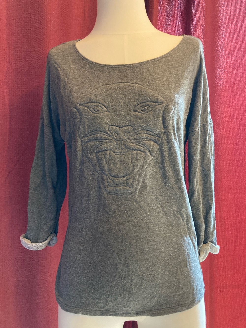 Divided Embroidered Panther Face Gray Pullover Top